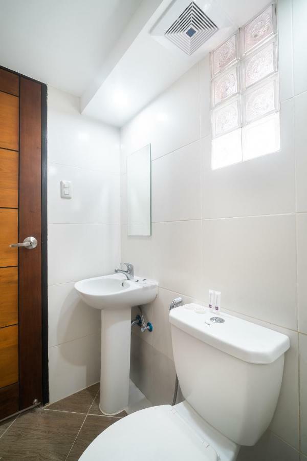 Davao City Oyo 199 Solange Apartelle מראה חיצוני תמונה